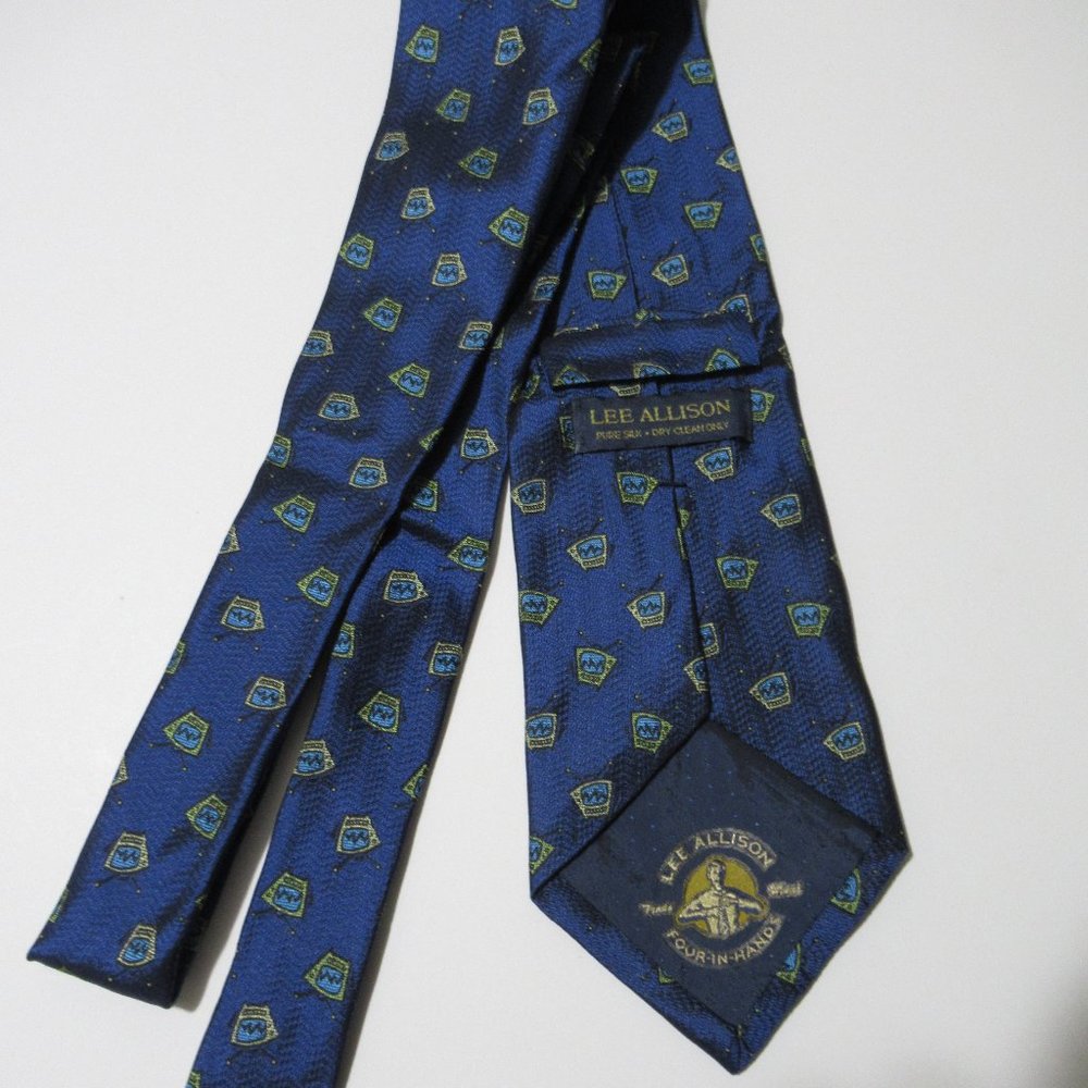 Lee Allison neck tie, preowned